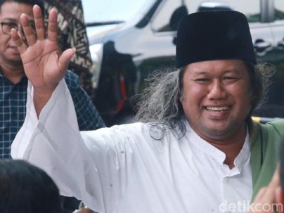 Giliran Gus Muwafiq Isi Tausiyah di KPK