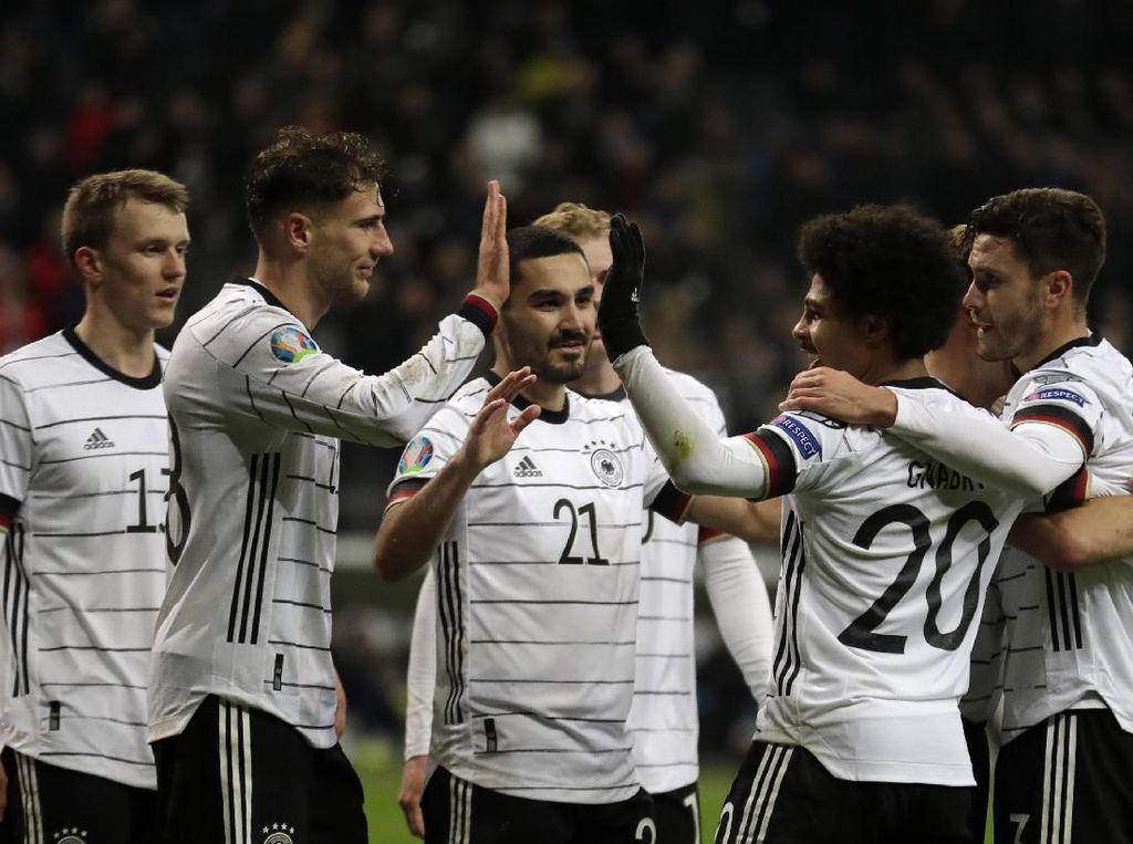 Gnabry Hat-trick, Jerman Gebuk Irlandia Utara 6-1