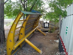 Halte di Daan Mogot Memendek Dimakan Proyek Trotoar, Kini Dicabut