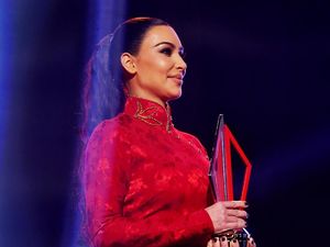 Kim Kardashian Atur Wartawan untuk Buat Berita Heboh tentang Paris Hilton