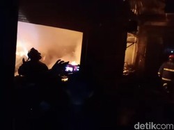 Kios di Pasar Guntur Ciawitali Garut Terbakar