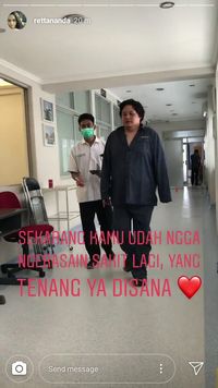 Insta Story Reitha Ananda saat Cecep Reza terapi.