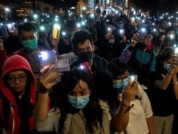Dikepung Polisi, Puluhan Demonstran Hong Kong Masih Bertahan di Kampus