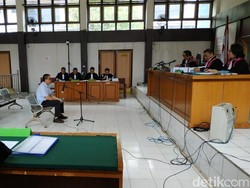 Robi Penyuap Bupati Muara Enim Jalani Sidang Perdana di PN Palembang