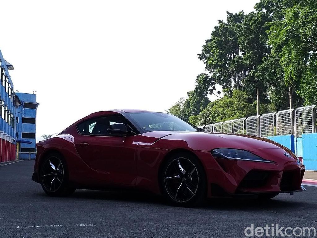 Cihuy! Geber Toyota GR Supra di Sirkuit Sentul Cihuy! Geber Toyota GR Supra di Sirkuit Sentul
