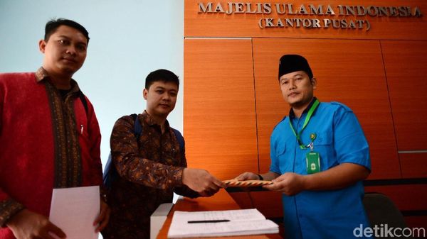 Pelapor Sukmawati Soekarnoputri Datangi Kantor MUI