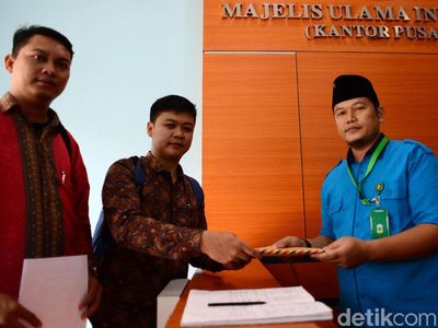 Pelapor Sukmawati Soekarnoputri Datangi Kantor MUI