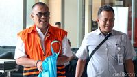 Senyum Bupati Nonaktif Muara Enim Saat Akan Diperiksa KPK