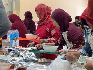 Festival Kuliner Halal Indonesia Diserbu Pengunjung di Amerika Festival Kuliner Halal Indonesia Diserbu Pengunjung di Amerika