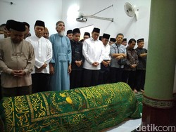 Video: HNW Hingga Lukman Hakim Melayat ke Rumah Duka Bahtiar Effendy