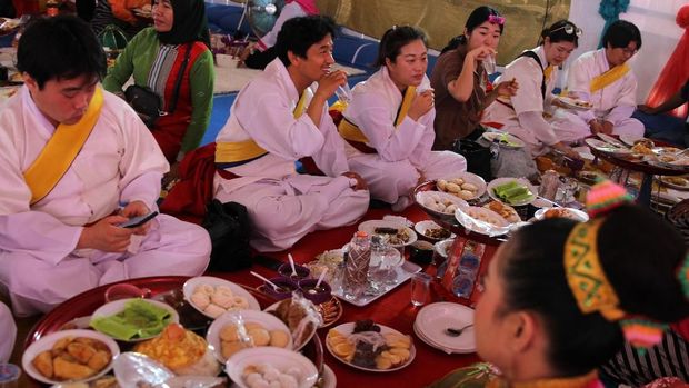 Tradisi Makan Bareng khas Buton Pecahkan Rekor Muri