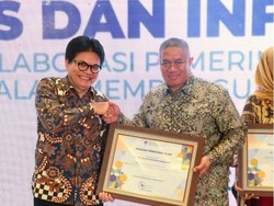 Jelang HUT Ke-29, JNE Terima Kado Indah dari Kemenkominfo