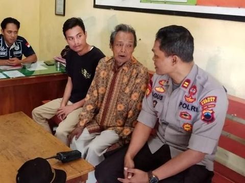 Viral kakek ditendang cucu