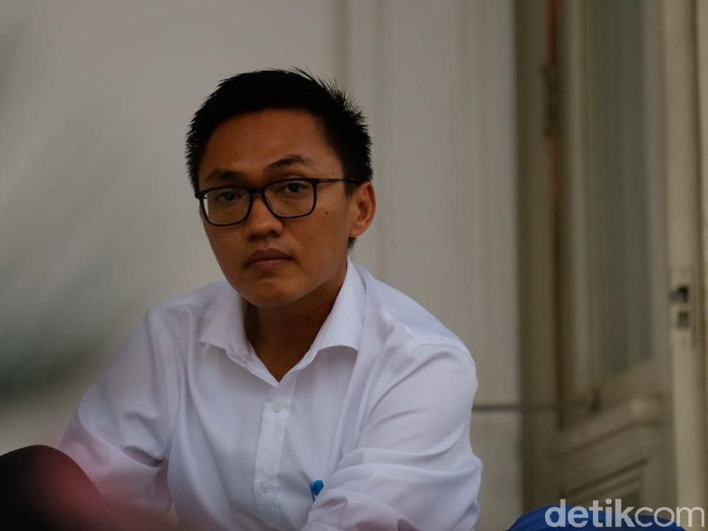 Gus Nur Sebut NU Berubah karena Rezim, Stafsus Jokowi: Terlalu Mengada-ada Gus Nur Sebut NU Berubah karena Rezim, Stafsus Jokowi: Terlalu Mengada-ada