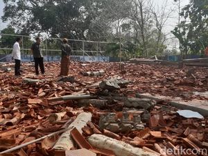 Ahli Bangunan Dilibatkan Selidiki Aula SMKN 1 Miri Sragen yang Roboh