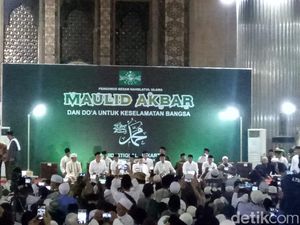 Saat Anies Disapa Sayyidil Habib oleh Ketum PBNU di Acara Maulid Nabi