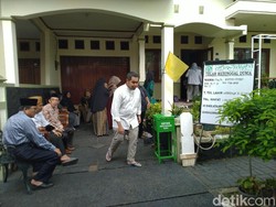 Pelayat Datangi Rumah Duka Ketua PP Muhammadiyah Bahtiar Effendy
