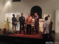 Buka Pameran Lukisan Butet-Widiyatno, Mahfud Singgung Bangsa yang Selalu Stres