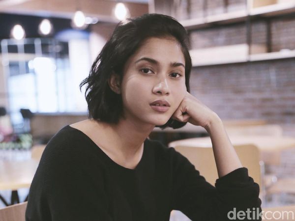 Aghniny Haque, Galak di Mata Manis di Hati