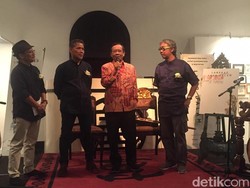 Mahfud Md Buka Pameran Seni Butet Kartaredjasa dan Widiyatno