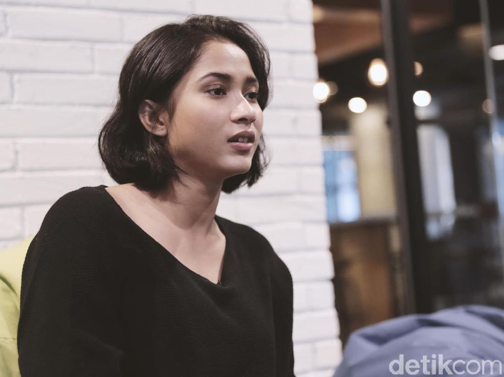 Aghniny Haque Berkaca-kaca, Nelongso Tak Kesampaian Bertemu BJ Habibie Aghniny Haque Berkaca-kaca, Nelongso Tak Kesampaian Bertemu BJ Habibie