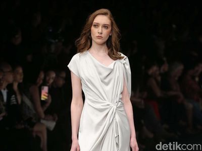 Foto: Koleksi Busana Modern Jeffry Tan yang Borderless