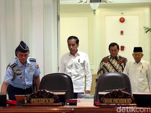Muluskan Investasi, Jokowi Minta Menteri Cabut 40 Aturan Muluskan Investasi, Jokowi Minta Menteri Cabut 40 Aturan
