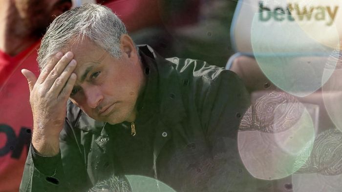 Jose Mourinho menunjuk dua orang staf kepelatihan baru dari Lille (AP Photo/Tim Ireland) Jose Mourinho menunjuk dua orang staf kepelatihan baru dari Lille (AP Photo/Tim Ireland)