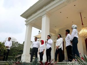 Stafsus Milenial Jokowi Dinilai Bisa Pacu Ekonomi Kerakyatan Stafsus Milenial Jokowi Dinilai Bisa Pacu Ekonomi Kerakyatan