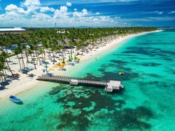 Negara Ini Tawarkan Asuransi COVID-19 pada Turis