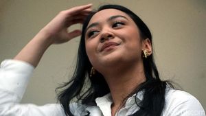 Senyum Putri Tanjung saat Diperkenalkan Sebagai Stafsus Jokowi