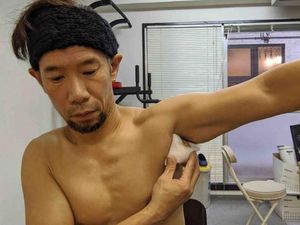 Pria Ini Hangatkan Telur di Ketiak Saat Bikin Tamago Kake Gohan