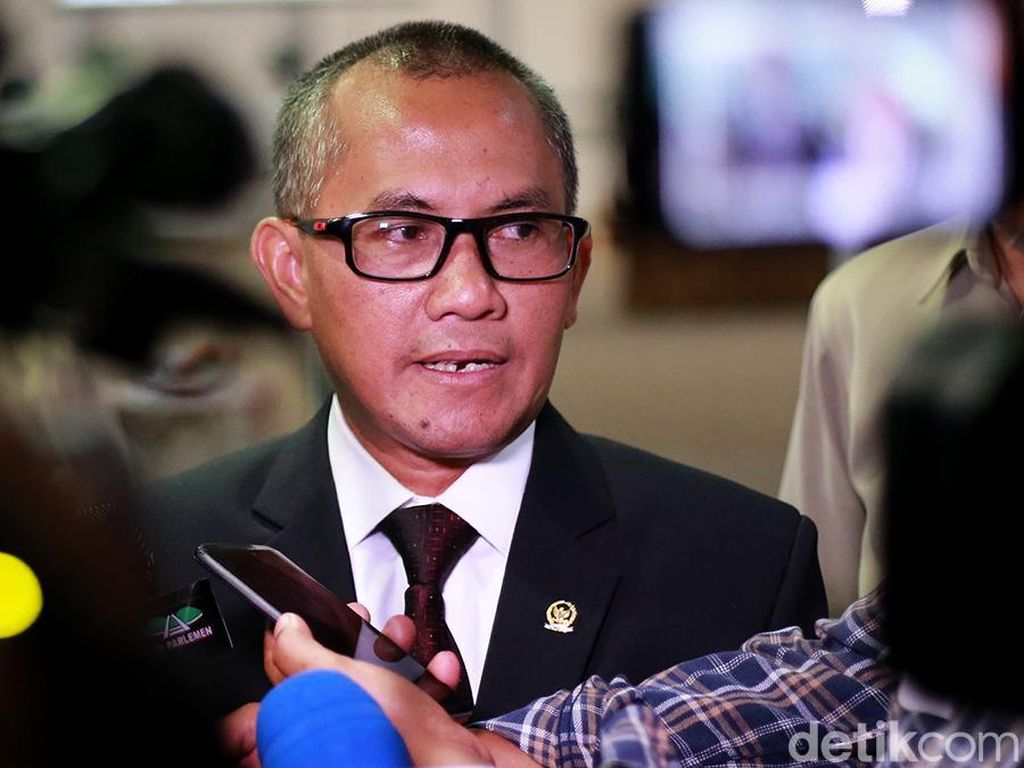 MA Kerap Sunat Vonis Terdakwa/Koruptor, KY: Itu Kebebasan Hakim MA Kerap Sunat Vonis Terdakwa/Koruptor, KY: Itu Kebebasan Hakim