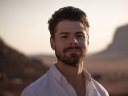 Kombinasikan Profesi dan Hobi, Pilot Ini Hasilkan Foto Keren