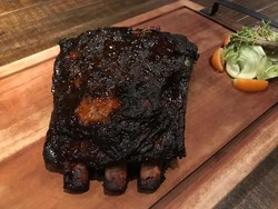 Jumat Sore Waktunya Makan Beef Ribs, Soto Padang, dan Bebek Bikin Laper!