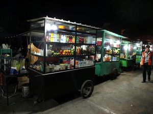 Stasiun Pengisian Listrik Umum PLN Nyalakan Rezeki PKL Karimun Stasiun Pengisian Listrik Umum PLN Nyalakan Rezeki PKL Karimun