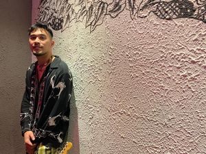 Digarap 3 Tahun, Album Debut Akhirnya Dirilis Adrian Khalif