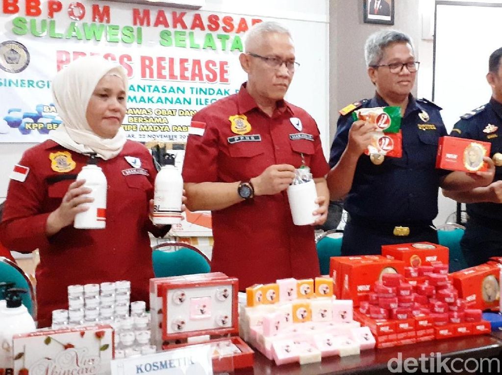 BBPOM-Bea Cukai Makassar Sita Kosmetik-Pangan Ilegal Senilai Ratusan Juta BBPOM-Bea Cukai Makassar Sita Kosmetik-Pangan Ilegal Senilai Ratusan Juta
