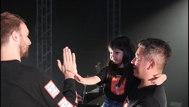 Gempi dan Honne