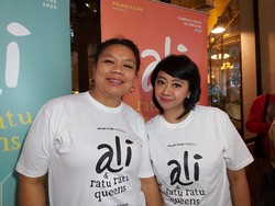 Sering Bertemu Jadi Alasan Tika Panggabean dan Asri Welas Main Film Bareng