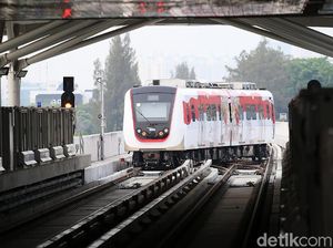 Sebulan Operasi LRT Jakarta Masih Sepi