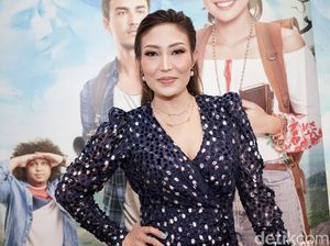 Zumi Zola Digugat Cerai, Ayu Dewi Banyak Ditanya Zumi Zola Digugat Cerai, Ayu Dewi Banyak Ditanya