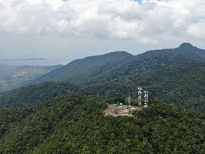 Kokoh Berdiri, Tower Ini Jaga Komunikasi Warga Perbatasan Kokoh Berdiri, Tower Ini Jaga Komunikasi Warga Perbatasan
