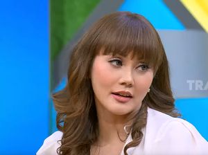Anita Hara Masih Mencari Keadilan Usai Jadi Korban KDRT Anita Hara Masih Mencari Keadilan Usai Jadi Korban KDRT
