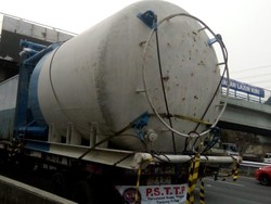 Ada Truk Tersangkut, Tol Meruya Arah Tangerang Macet 4 Km