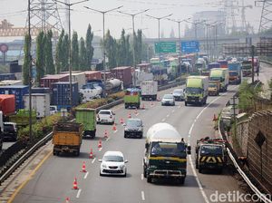 Ketemu Pemobil Lane Hogger di Tol, Begini Cara Menghadapinya