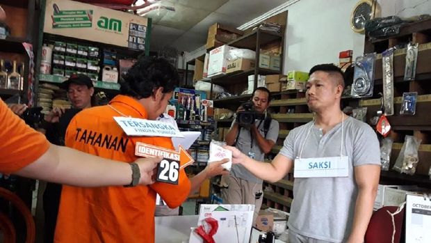 Rekonstruksi Teror Air Keras Jakbar (Rahel-detikcom)
