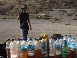 Hai Pendaki Gunung, Kok Sembarang Buang Botol Isi Air Pipismu?
