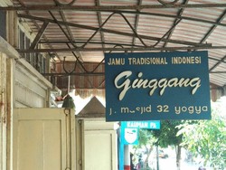 Hampir 70 Tahun Warung Jamu Ginggang Sajikan Racikan Jamu Jawa Asli