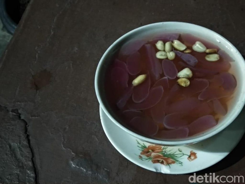 Hangatnya Wedang Ronde Legendaris Mbah Payem di Yogyakarta Hangatnya Wedang Ronde Legendaris Mbah Payem di Yogyakarta
